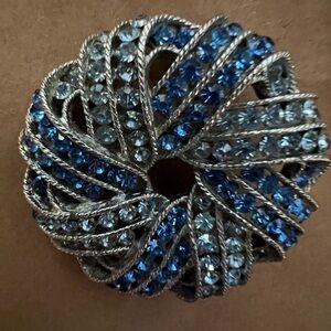 Vintage Weiss brooch